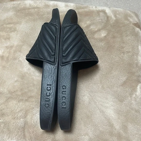Gucci Rubber Slides - Picture 6 of 11